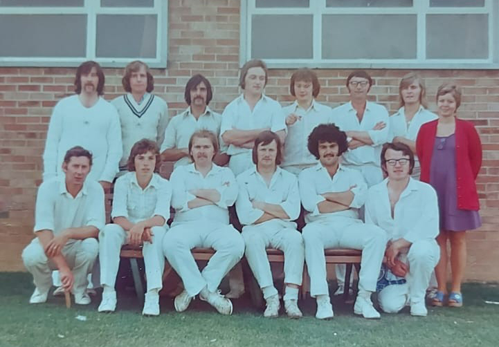 An early Cheltenham King George team photo