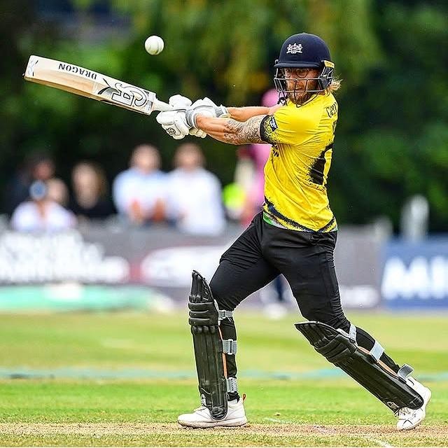 Ex-Gloucestershire skipper Chris Dent has retired