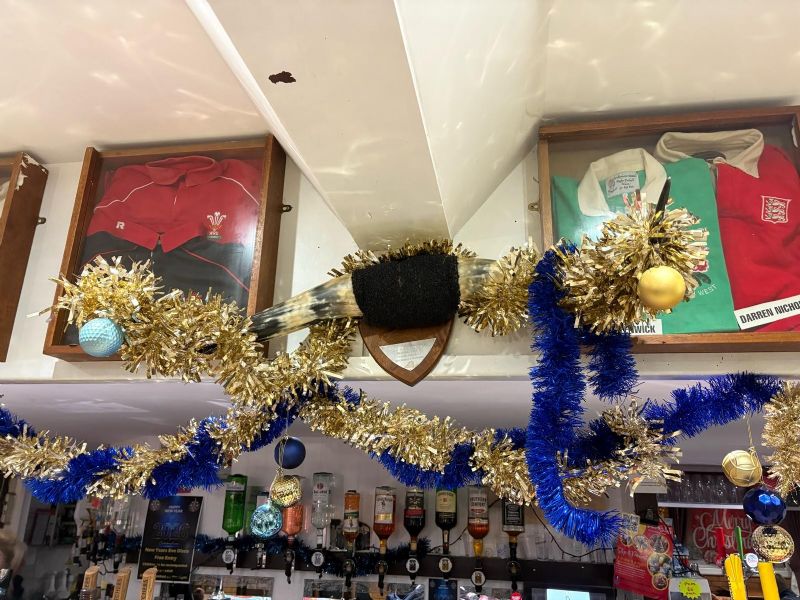 Old Richians hold the Horns