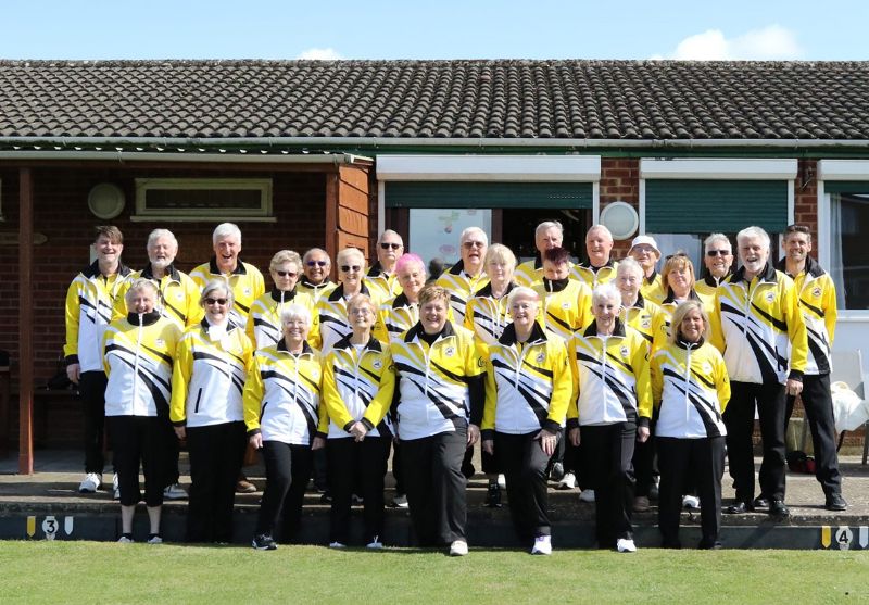 Members of Caer Glow Bowling Club