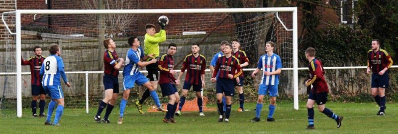 Broadwell Amateurs’ goalkeeper Jamie Merry in control in the 3-1 win at Frampton United. Picture, Peter Langley
