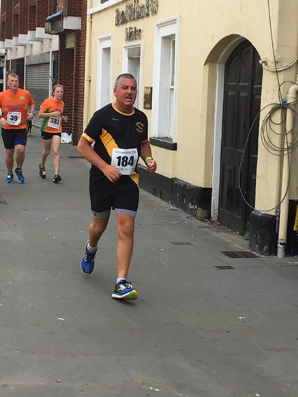 Pete Davies in the Gloucester 10K