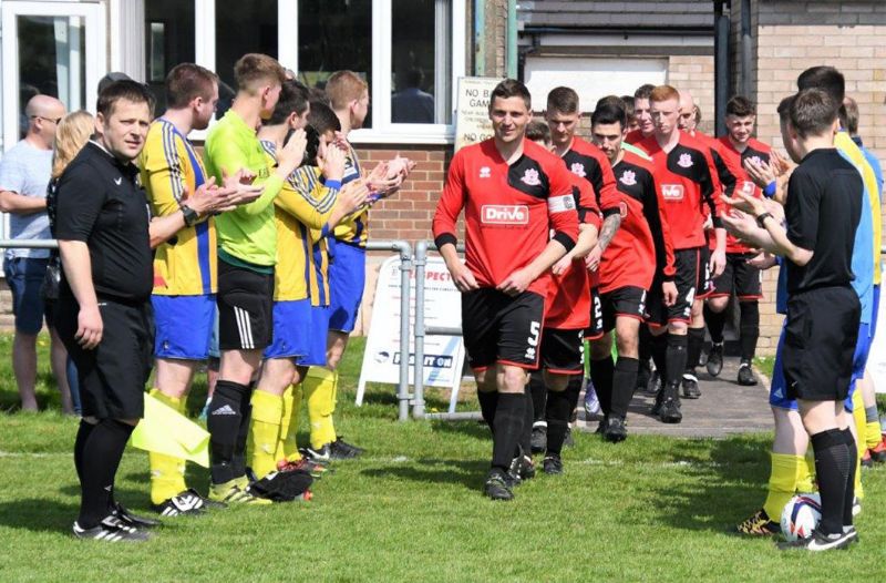 Broadwell Amateurs applaud champions Thornbury Town onto the field on Saturday. Picture, Pete Langley