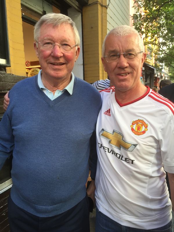 Pete Stephens, right, with Sir Alex Ferguson