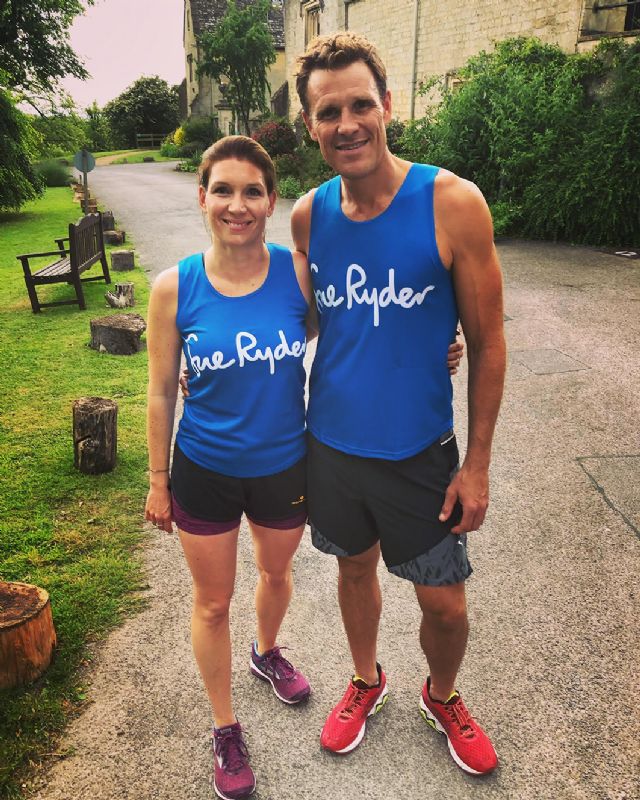 Catherine Hickey meeting James Cracknell at Team Incredible Run Club at Sue Ryder Leckhampton Court Hospice