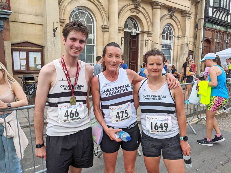 Matt Evans with Cheltenham Harriers team-mates Jane Fairbairn, centre,  and Jo Wilkie  after the Tewkesbury Half Marathon